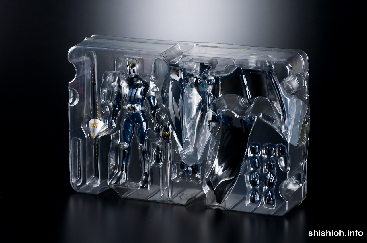 レビュー】S.H.Figuarts 仮面ライダーナイト＆ダークウイングセット