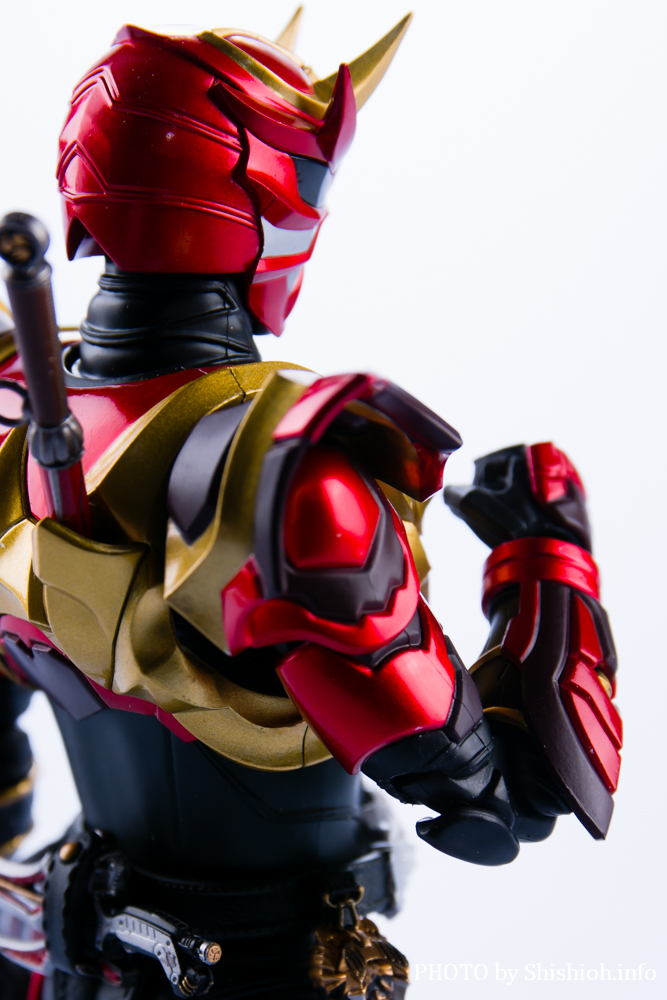 レビュー】S.H.Figuarts（真骨彫製法） 仮面ライダー装甲響鬼
