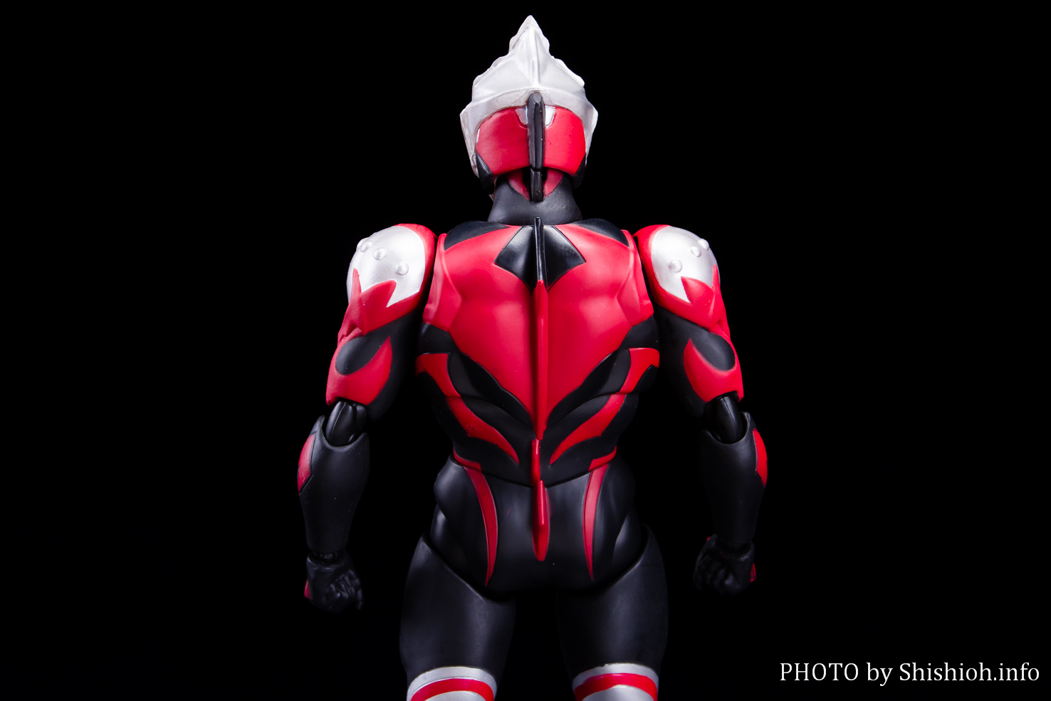 レビュー】S.H.Figuarts ウルトラマンオーブ サンダーブレスター