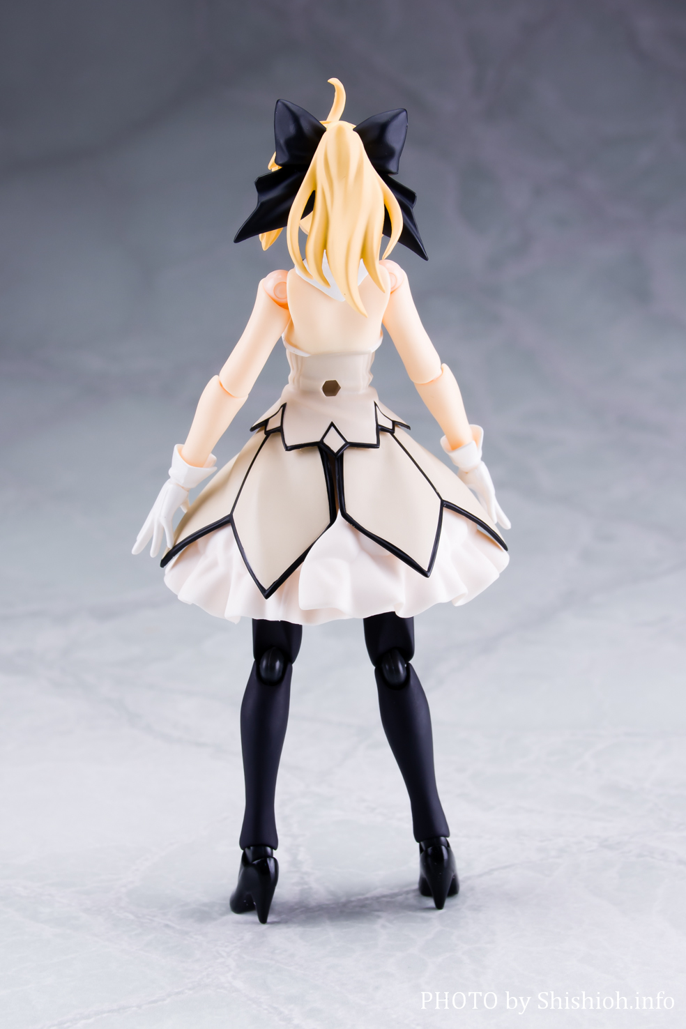 レビュー】figma EX-038 セイバー/アルトリア・ペンドラゴン[リリィ