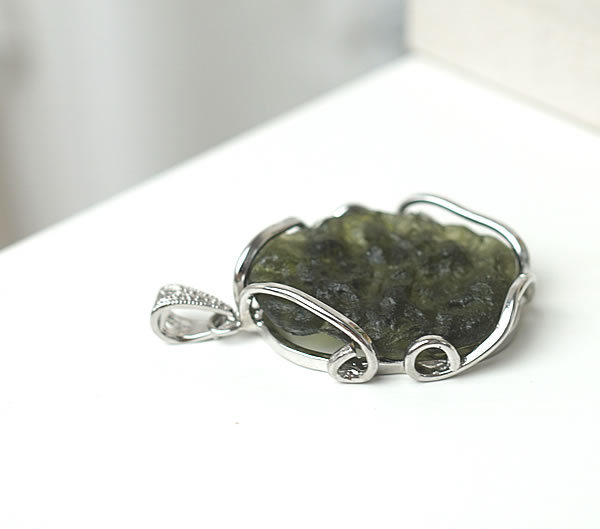 楽天市場】【一点物】モルダバイト ペンダント ネックレス チェコ産