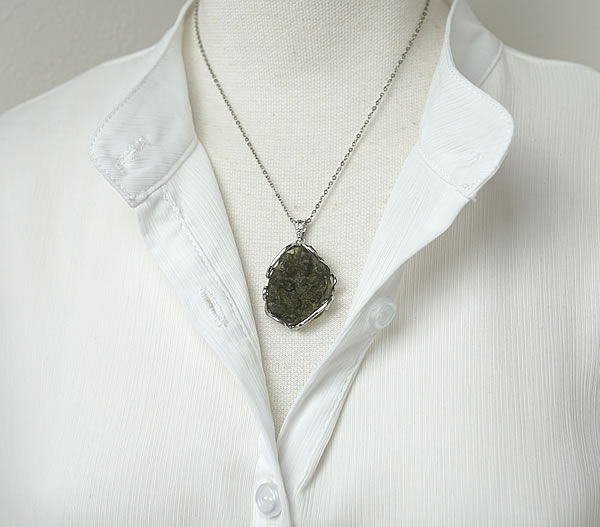 楽天市場】【一点物】モルダバイト ペンダント ネックレス チェコ産