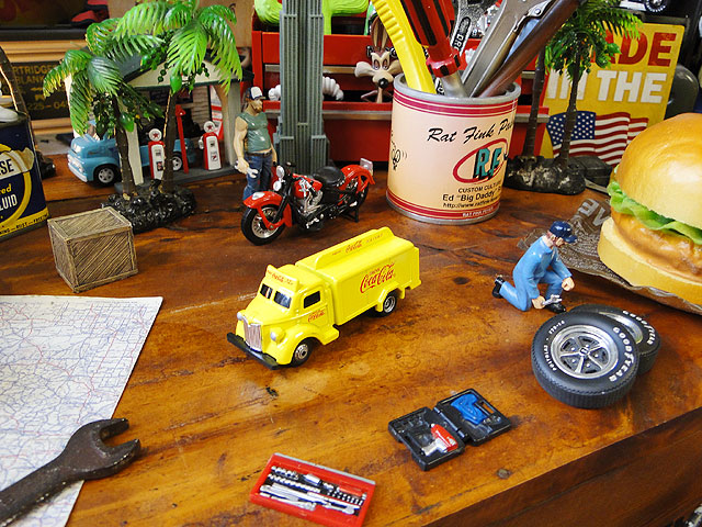 楽天市場】コカ・コーラ ボトルトラック ミニカー 1/87スケール （1947