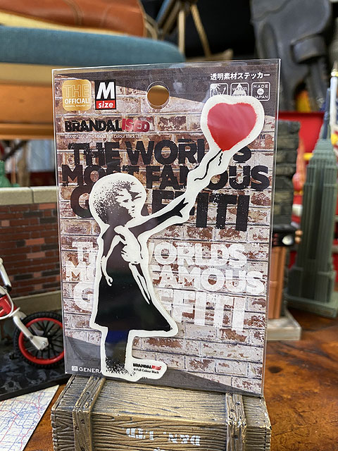 楽天市場】バンクシー ストリートアート オフィシャルステッカー M