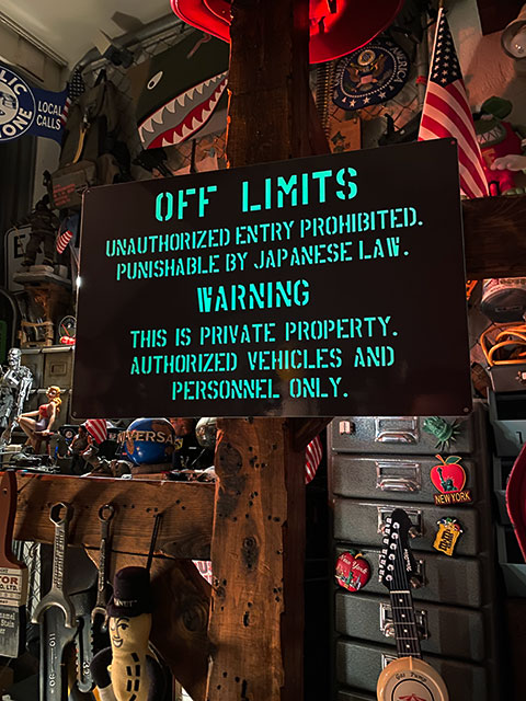 楽天市場】「世田谷ベースに貼ってある警告看板」 アルミサインボード