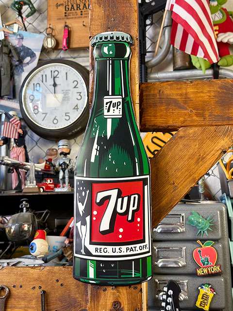 楽天市場】7UP セブンアップ エンボスティンサイン （1960年代ボトル