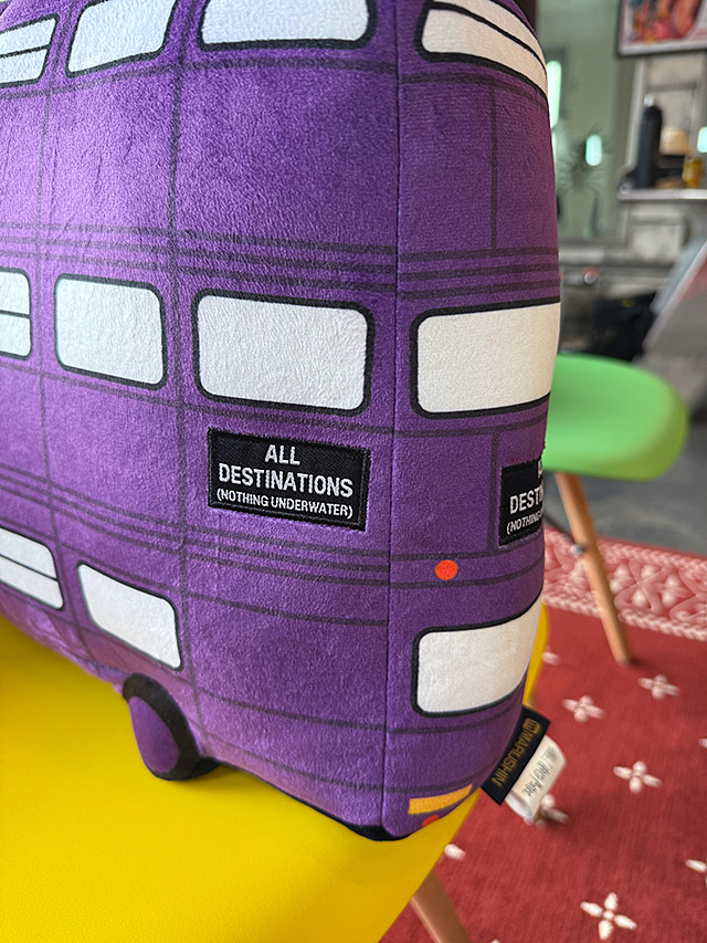 楽天市場】ハリーポッター 夜の騎士バス ダイカット クッション ナイト