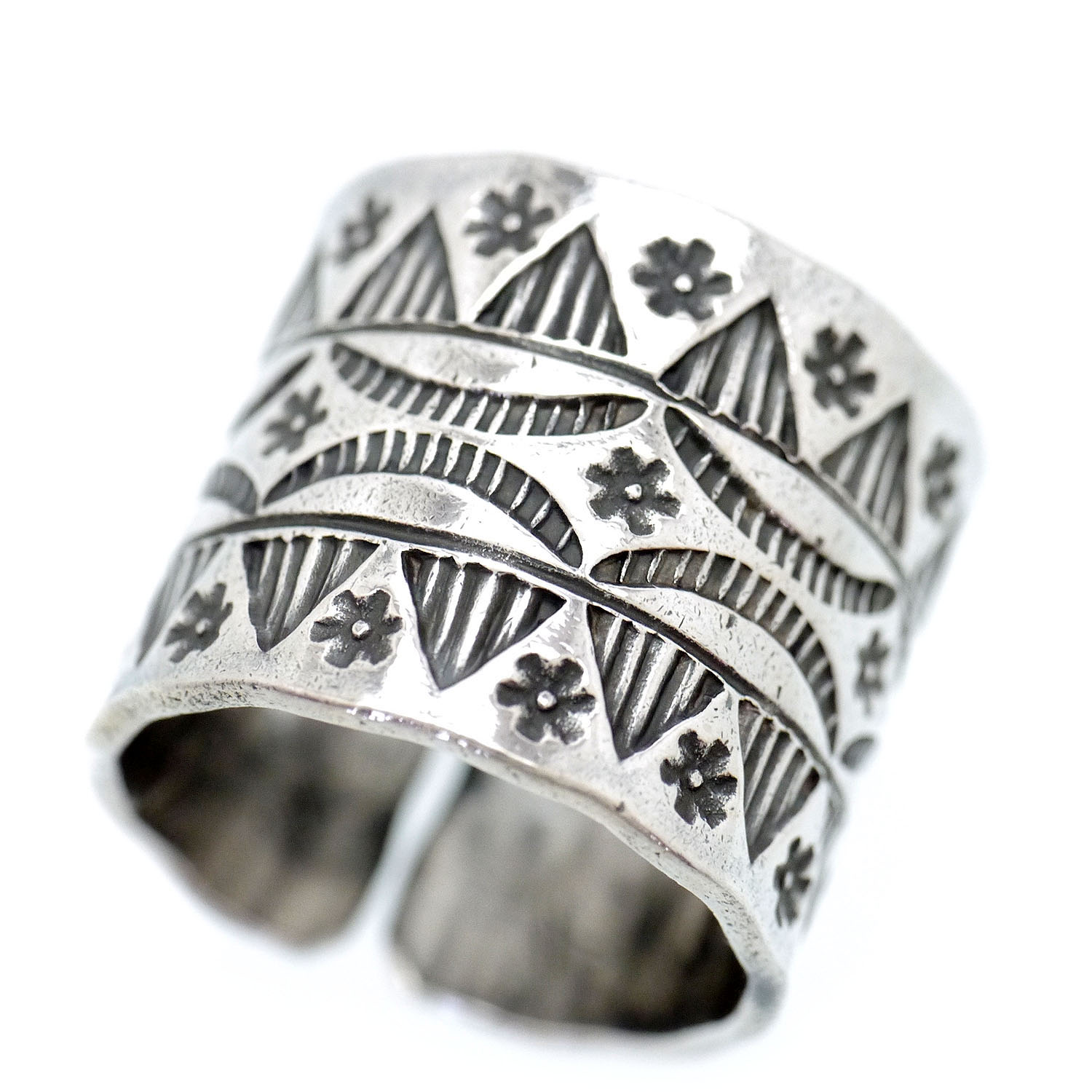 楽天市場】シルバー925 民族柄 リング メンズ E1 フリーサイズ 三角