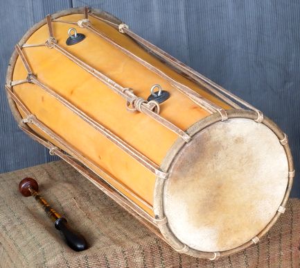 楽天市場】ガムランの両面太鼓≪クンダン≫＝大＝ (バチ付き