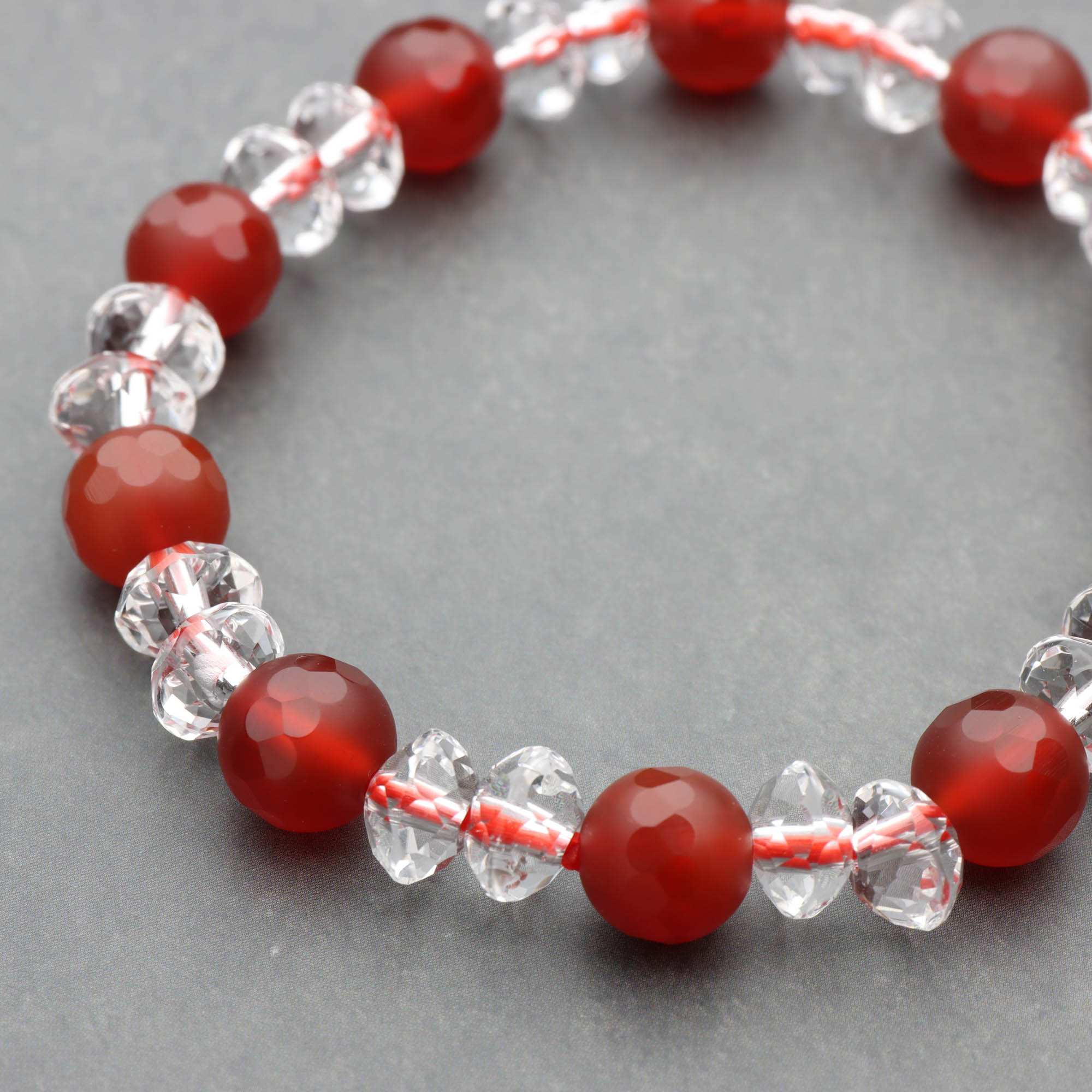 楽天市場】腕輪 ブレス 赤瑪瑙8mm雫切子・水晶スターシェイプ コンビ