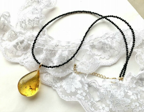 楽天市場】【天然琥珀】【虫入り琥珀】琥珀ペンダント K18 バルト海産