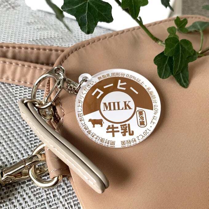 楽天市場】【送料無料】牛乳キャップ風 アクリルキーホルダー