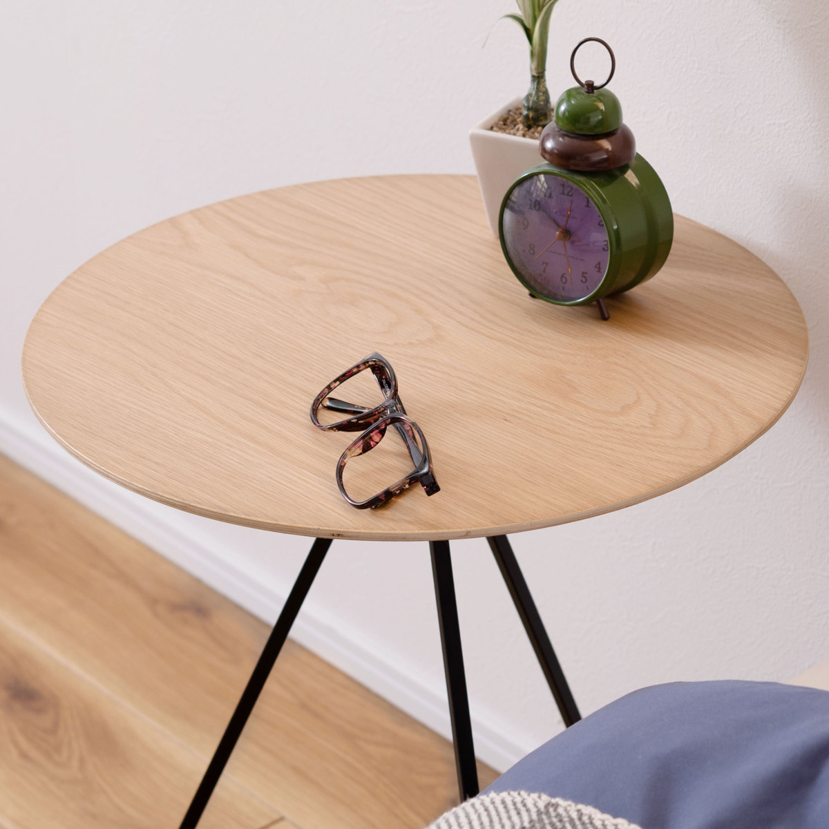 楽天市場】サイドテーブル 円型 高さ51.5cm アイアンレッグ 3本脚