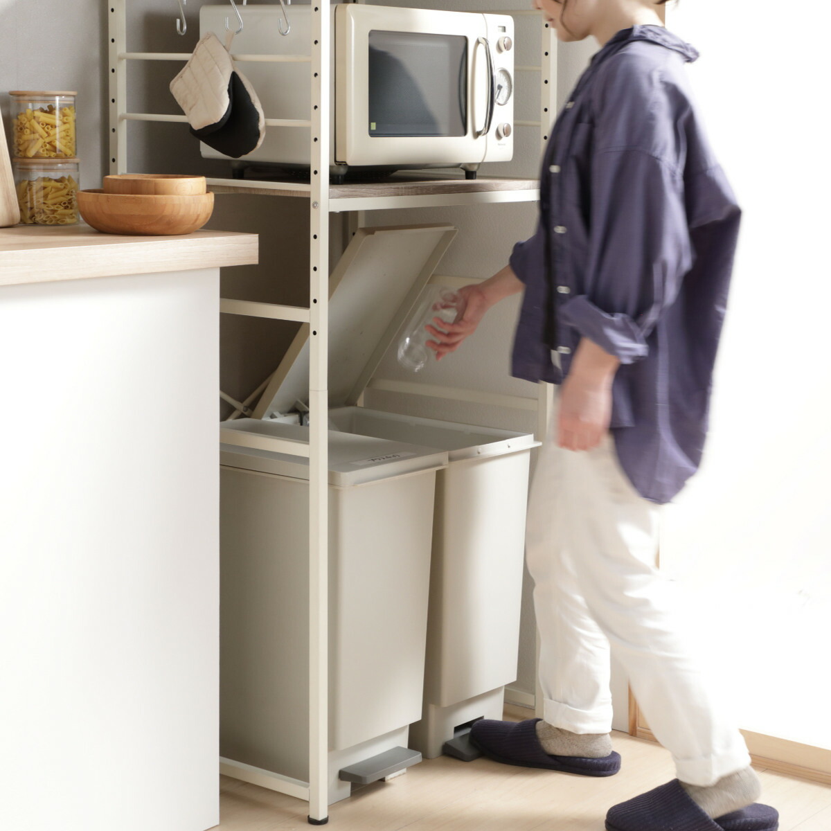 楽天市場】ゴミ箱上 レンジラック 幅64cm 可動棚 フック付 Like