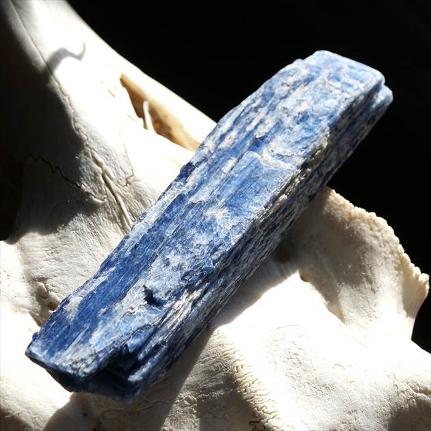 楽天市場】カイヤナイト / 原石 [68g] [rl210](roughloose) : オウン