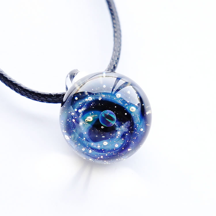 楽天市場】宇宙ガラス ペンダント スモールサイズ【私だけの小さな宇宙