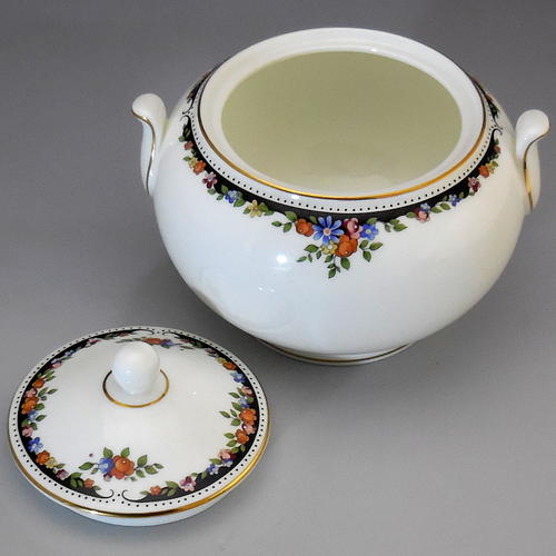 楽天市場】ウェッジウッド（Wedgwood ）オズボーン 壺印 英国製