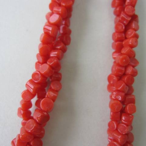 楽天市場】イタリア産赤珊瑚 3連ねじりネックレス 57センチ 『宝石