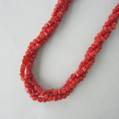 楽天市場】イタリア産赤珊瑚 3連ねじりネックレス 57センチ 『宝石