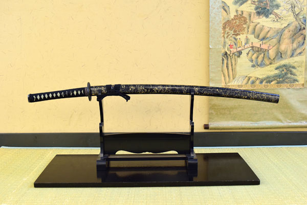 楽天市場】模造刀 美術刀 上金雲・黒紐（大刀）-kinkumo- コスプレの