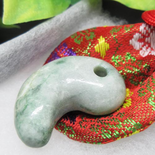 楽天市場】【天然石】糸魚川翡翠☆Sランク☆勾玉☆約30ミリ☆産地証明