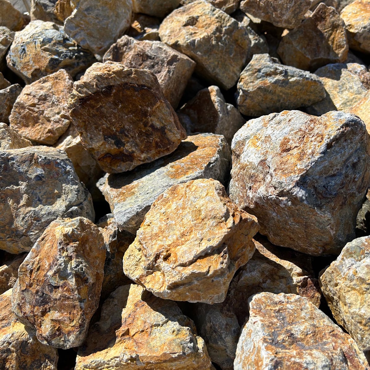 楽天市場】ロックガーデン 石 庭石 割栗石 モカロック 20kg 約80-200mm