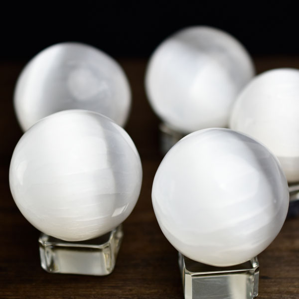 楽天市場】セレナイト キャッツアイセレナイト 丸玉 スフィア 置物【約