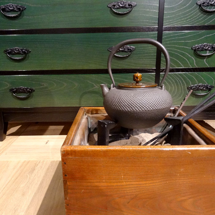 未使用品】五徳 四角 火鉢 囲炉裏 レトロ 未使用品】五徳 四角 火鉢