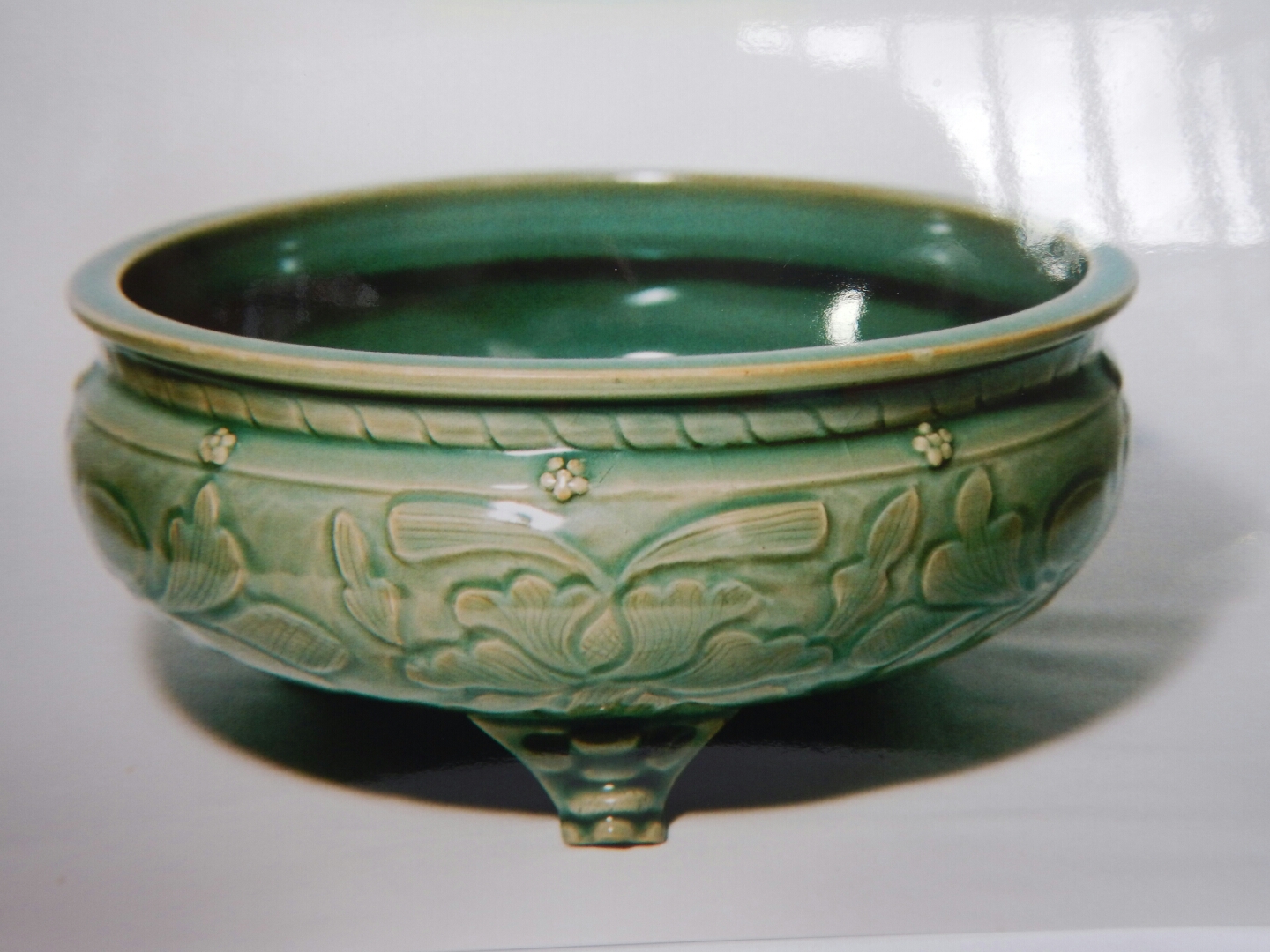 龍泉窯青磁大香炉 （明初期 14世紀） – 津木美術コレクション