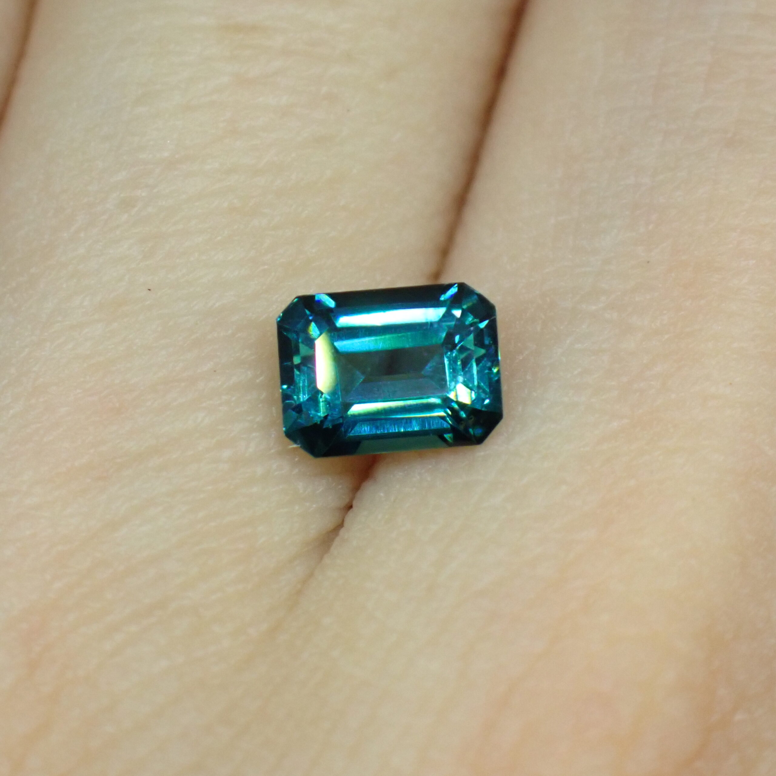 強い輝き◎グリニッシュブルートルマリン 0.873ct | 宝石つむり