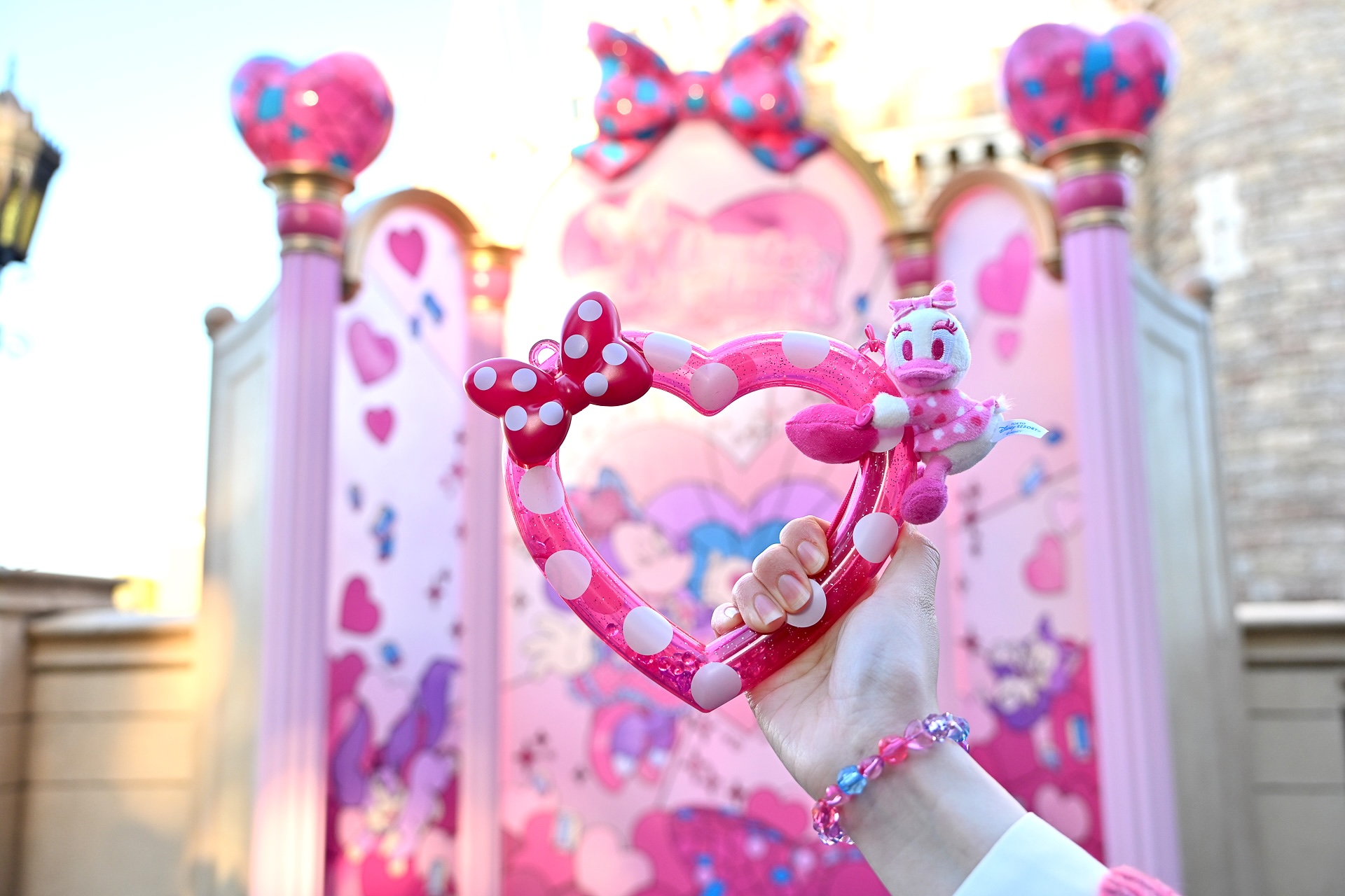 ミニーのパルパルーザ スマートフォンアクセサリーストラップとハート