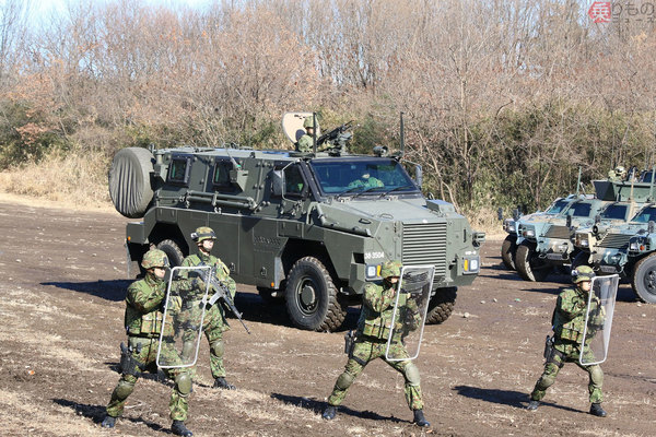 陸自に8台のレア車両「輸送防護車」 数だけの問題じゃない、ほとんど目