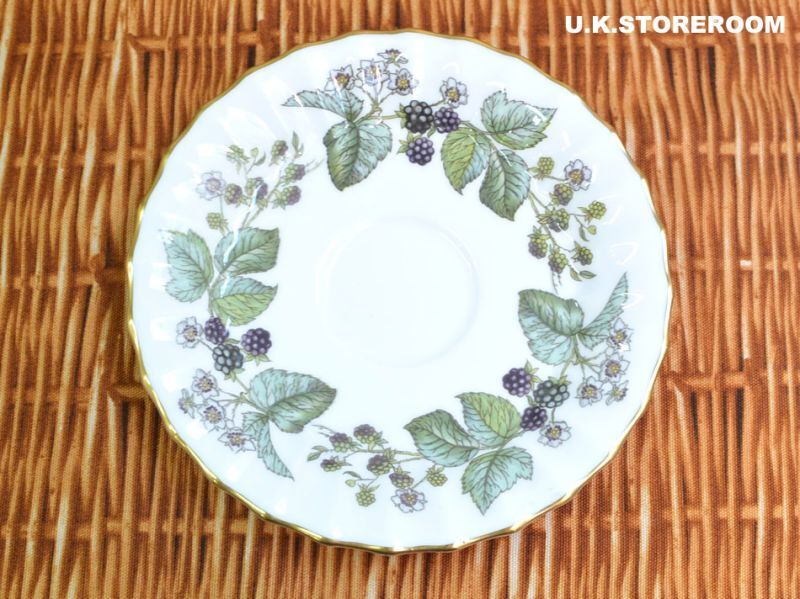 UKストアルームRW118 Royal Worcester ロイヤルウースターラビニア