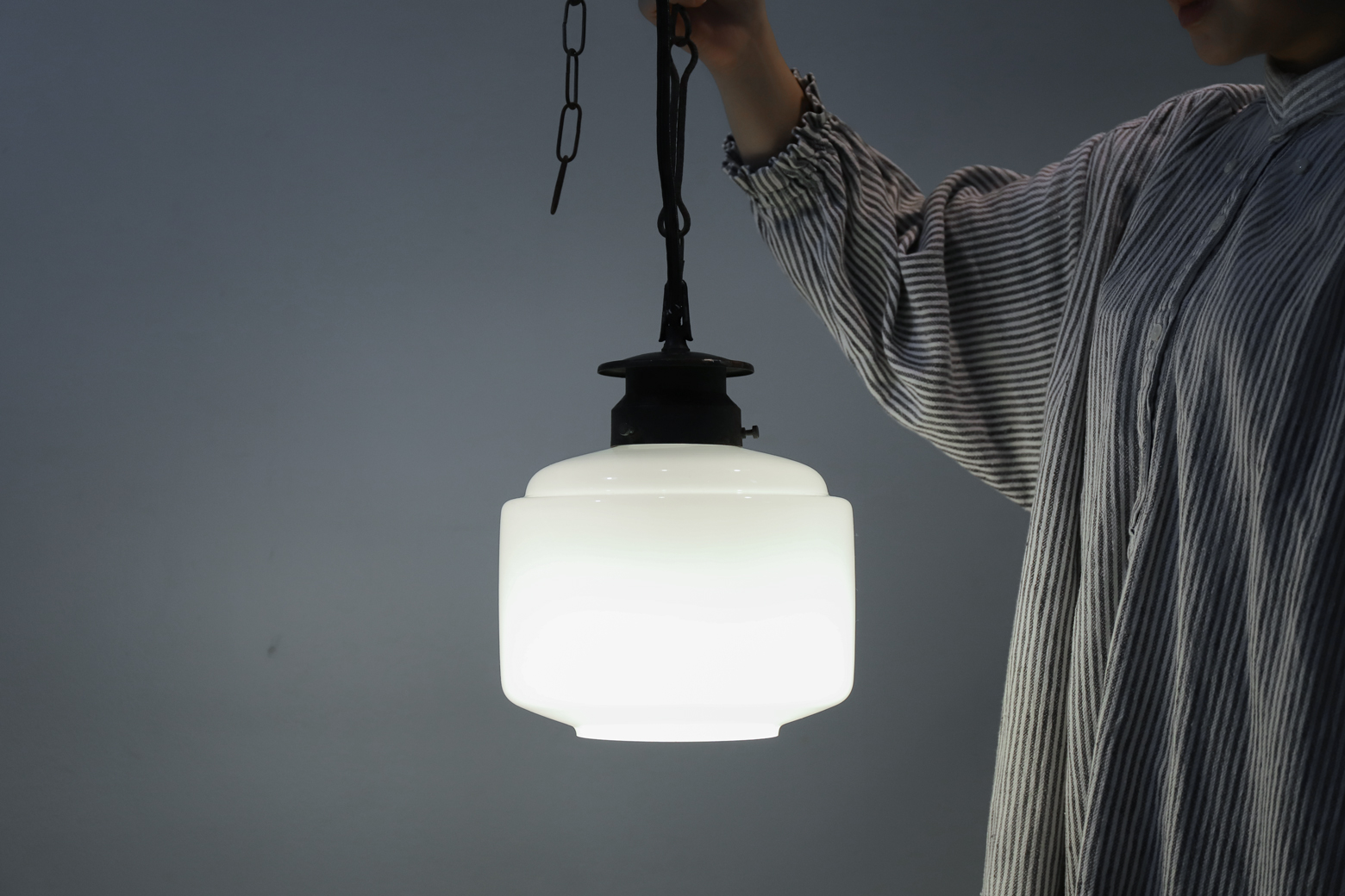 ミルクガラス ペンダントライト 乳白 照明 和モダン 昭和レトロ