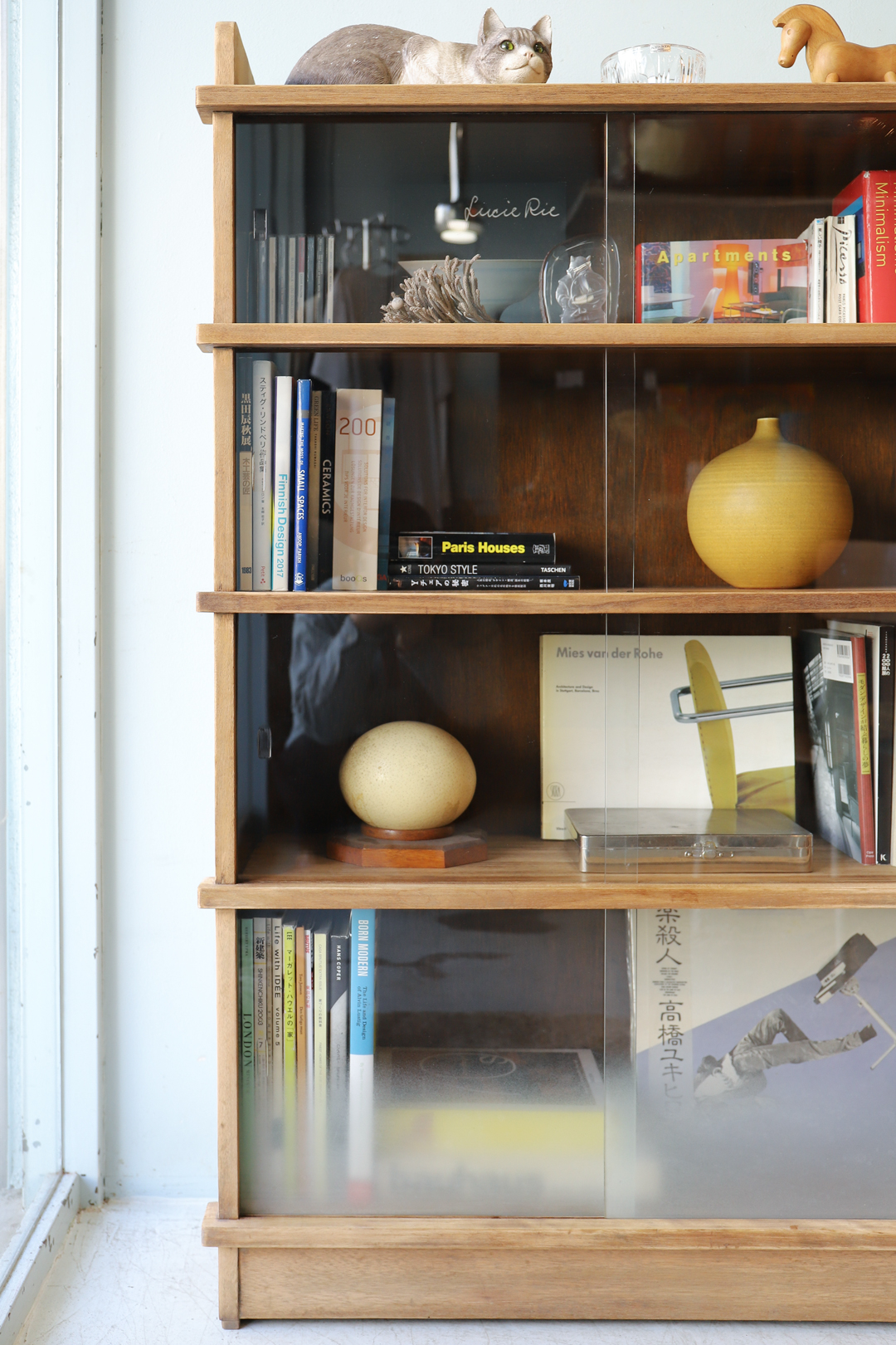 ジャパンヴィンテージ 本棚 ガラスキャビネット 食器棚 レトロモダン