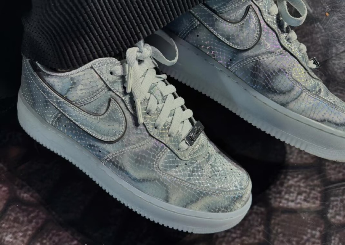 Kobe Bryant x Nike Air Force 1 Low Protro “Lenticular Snake”が国内