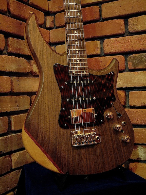 Varita Walnut Beans | Varita Custom Guitar