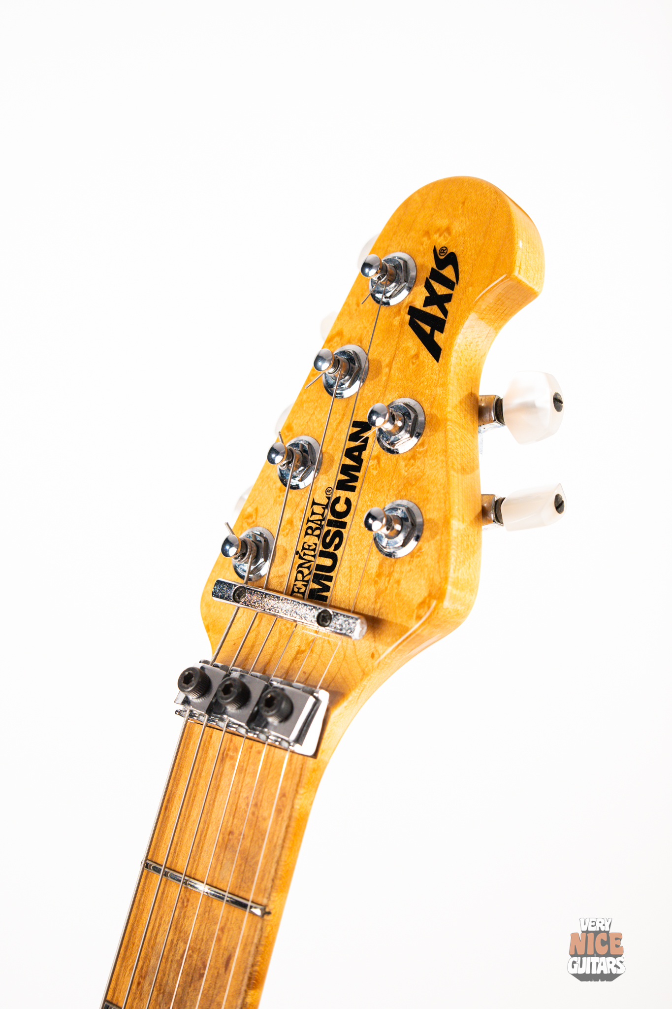 Music Man Axis Translucent Gold – Very Nice Guitars