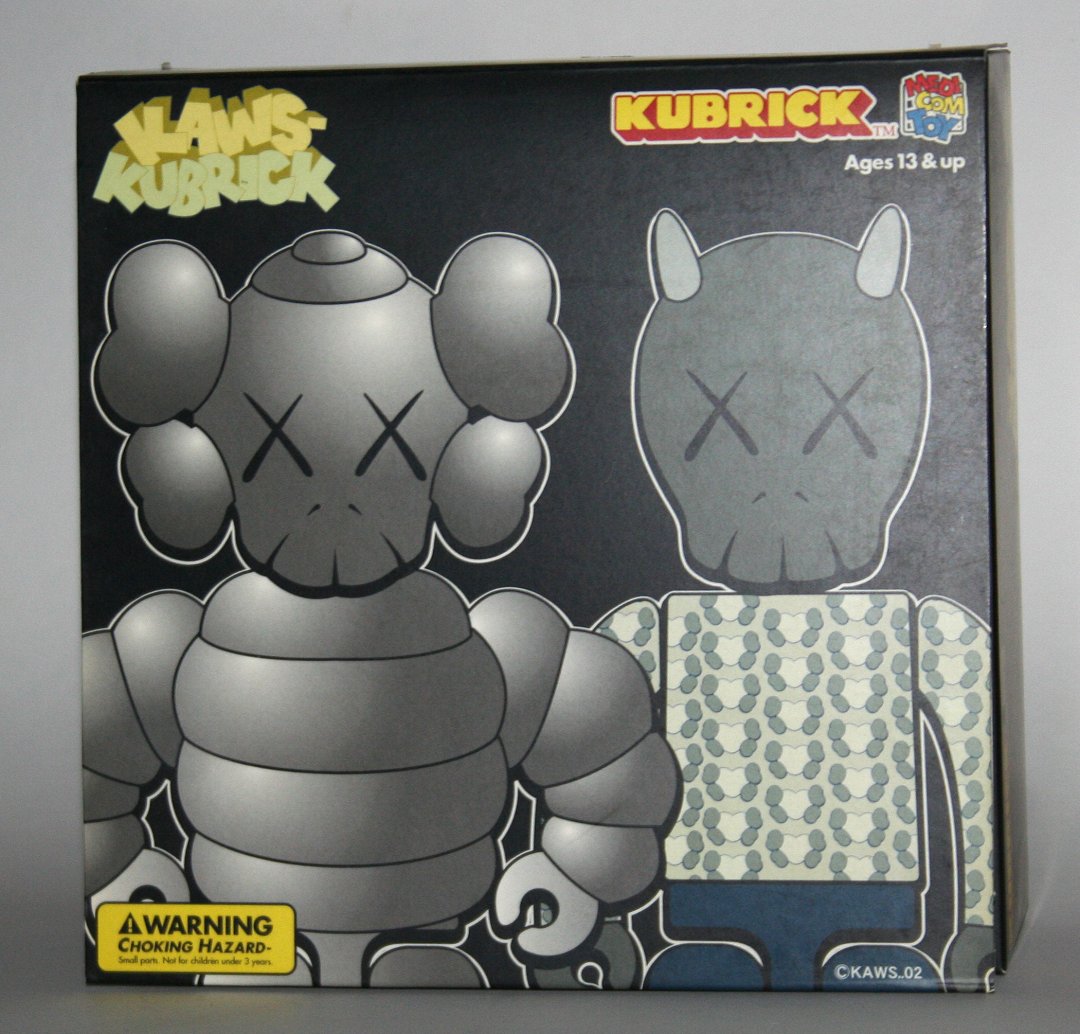 KAWS バスストップ キューブリック 入手困難KAWS バスストップ 入手