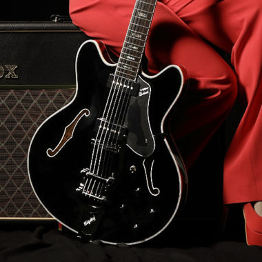 Bobcat V90 with Bigsby - Vox Amps