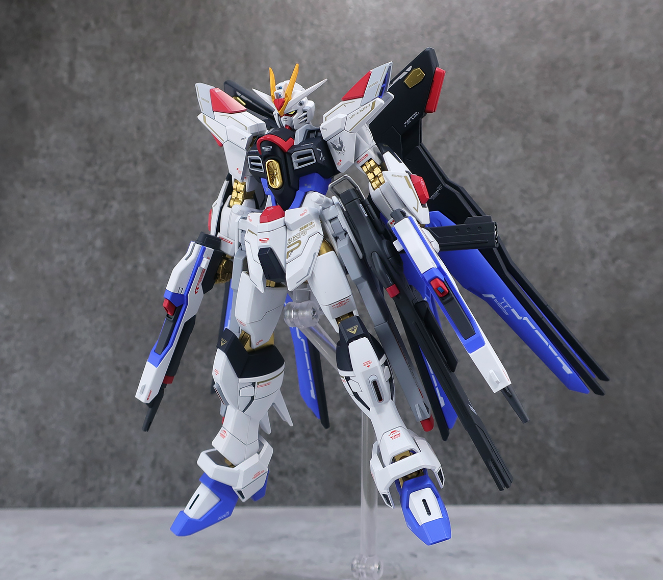 HG 1/144 ストライクフリーダムガンダム弐式 塗装済み完成品