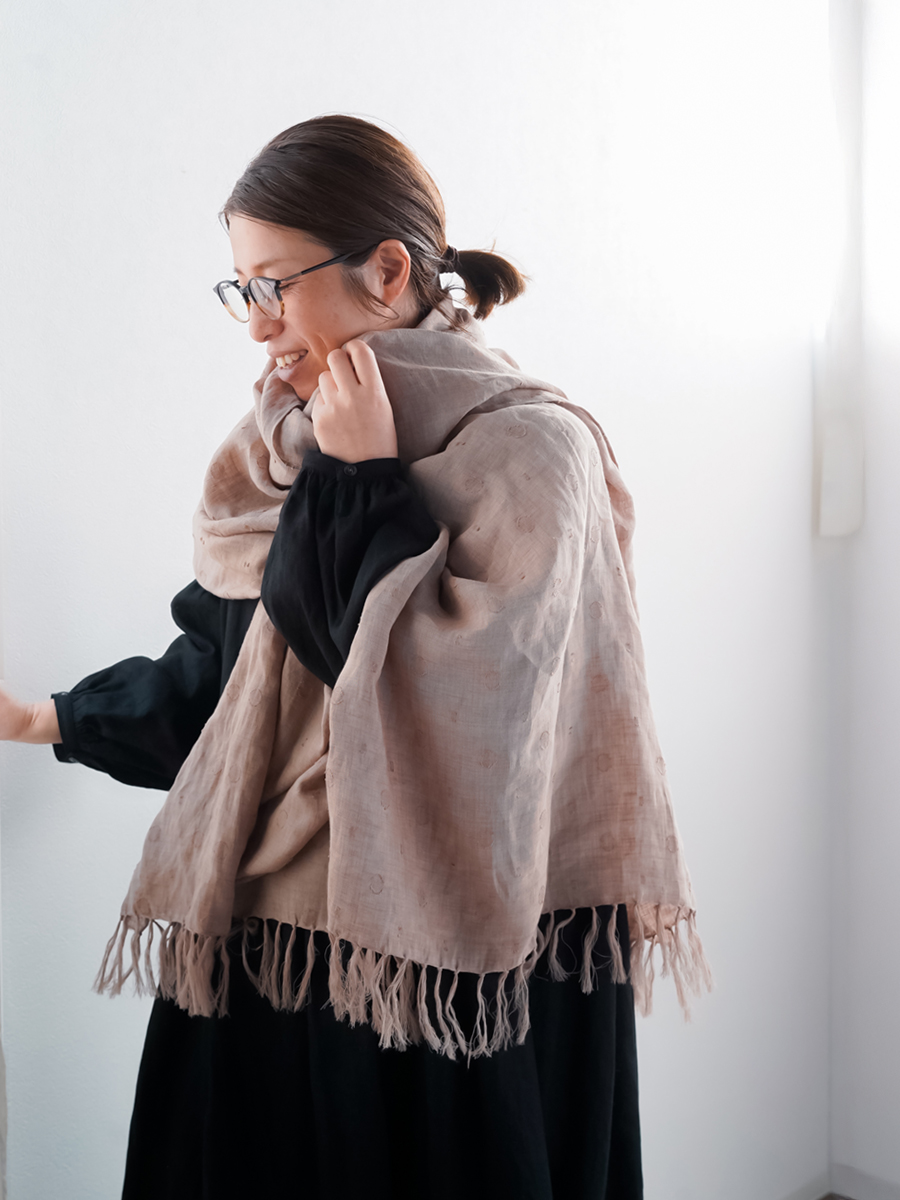 入門編】気づけば纏う、日常の安らぎ ドット柄 リネンストール ／ 4色
