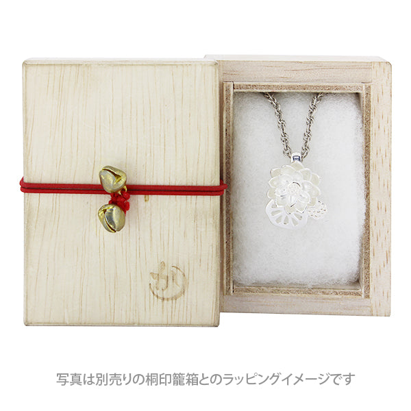 蓮華月白根付｜和のシルバーアクセサリーブランド［かすう工房］