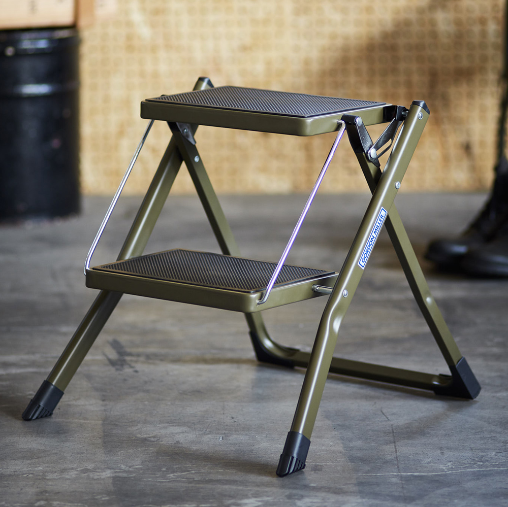 ガレージからキャンプまで。「GORDON MILLER」のタフアイテムは、縦横