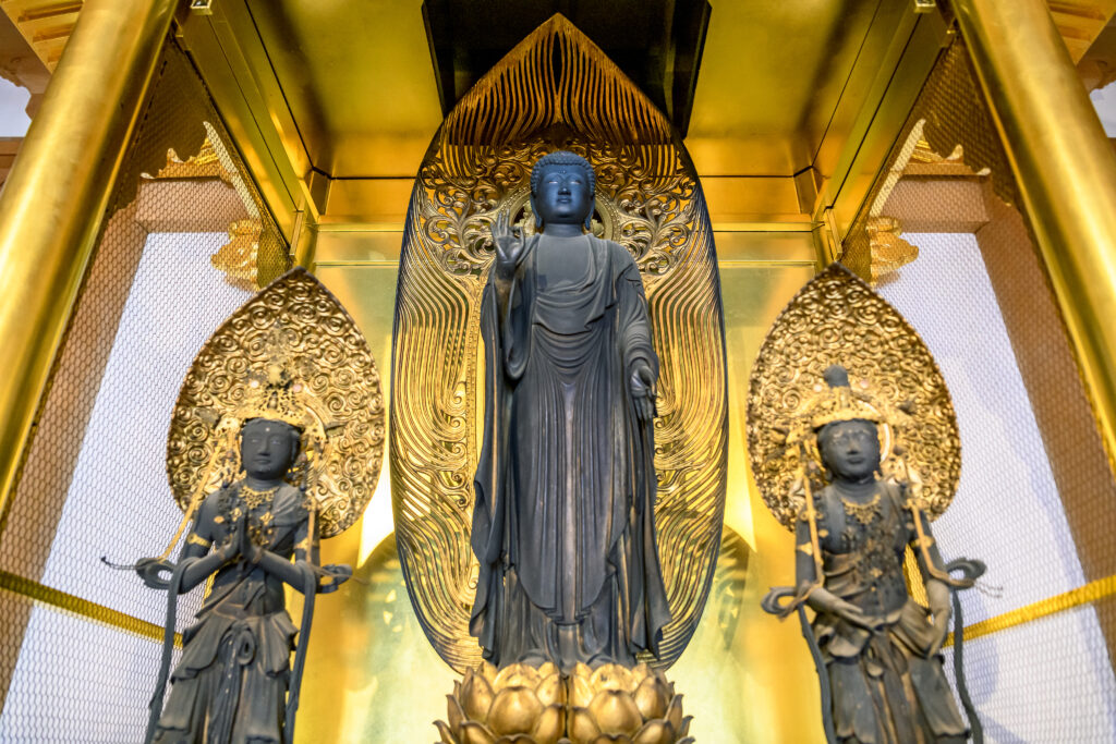 間近で拝観できる鎌倉時代の阿弥陀如来像 | 秋のお楽しみ！文化財の