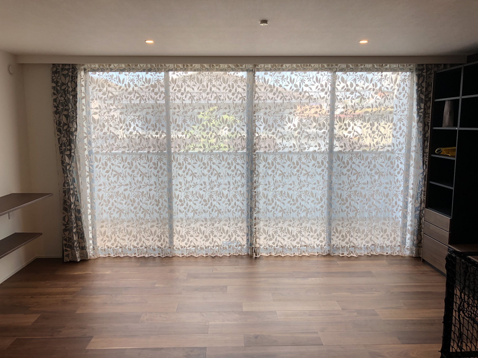 創業200年を超えるフィスバ社のオーダーカーテン。｜施工ブログ｜新築