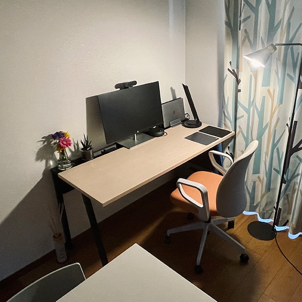 仕事と暮らしの「ON」をつなげる、デスクとチェア