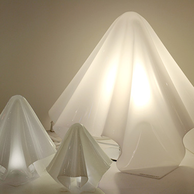 倉俣史朗の“オバQ”が、手乗りサイズになって再登場。 | カーサ