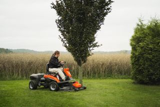 ハスクバーナの小・中規模用ライダーの詳細 | Husqvarna JP