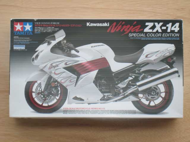 タミヤ 1/12「カワサキ ニンジャZX-14 スペシャルカラーエディション